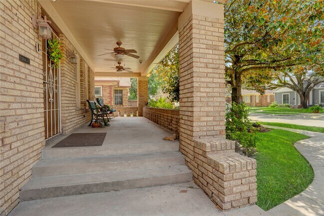 Foto del edificio - 5221 Mulford St