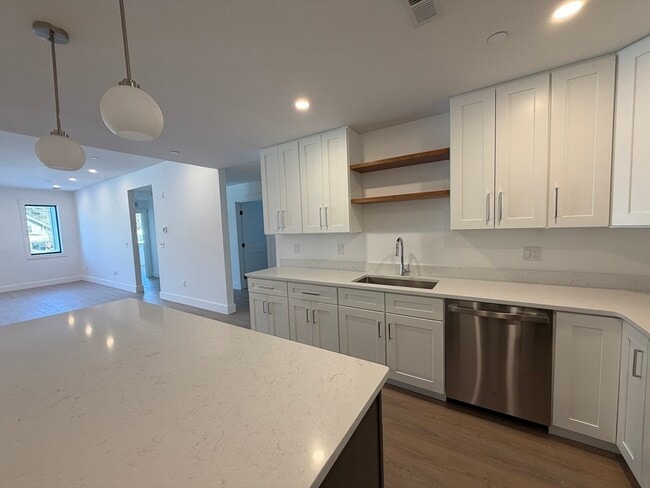 Foto del edificio - 1060 Main St