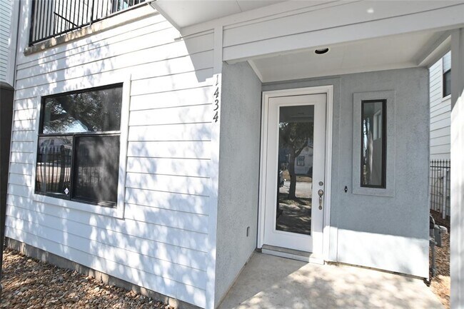 Building Photo - 1434 Ennis St