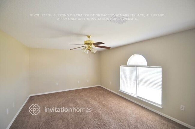 Foto del edificio - 281 McKay Blvd