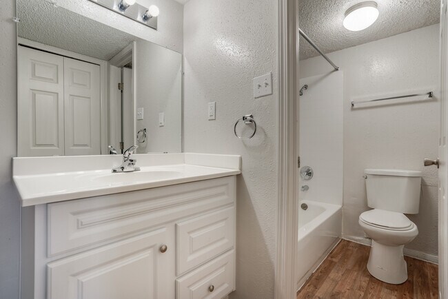 Foto del edificio - Woodland Apts San Antonio