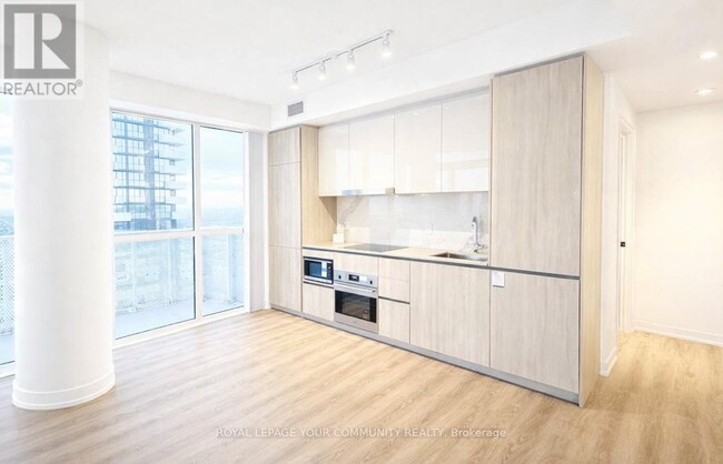 Photo du bâtiment - 8 Interchange Wy