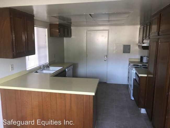 Foto del edificio - 2850 W Lincoln Ave