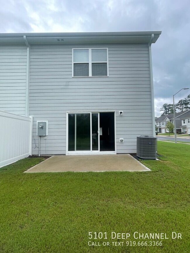 Building Photo - Cozy 3 Bedroom
