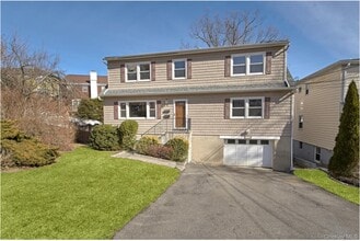 Building Photo - 9 Walnut Ln