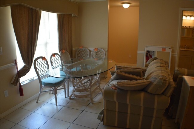 Foto del edificio - 2925 Montclaire Ave