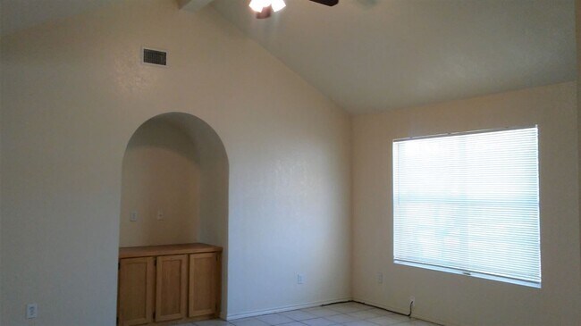 Building Photo - 224 Vista Hermosa
