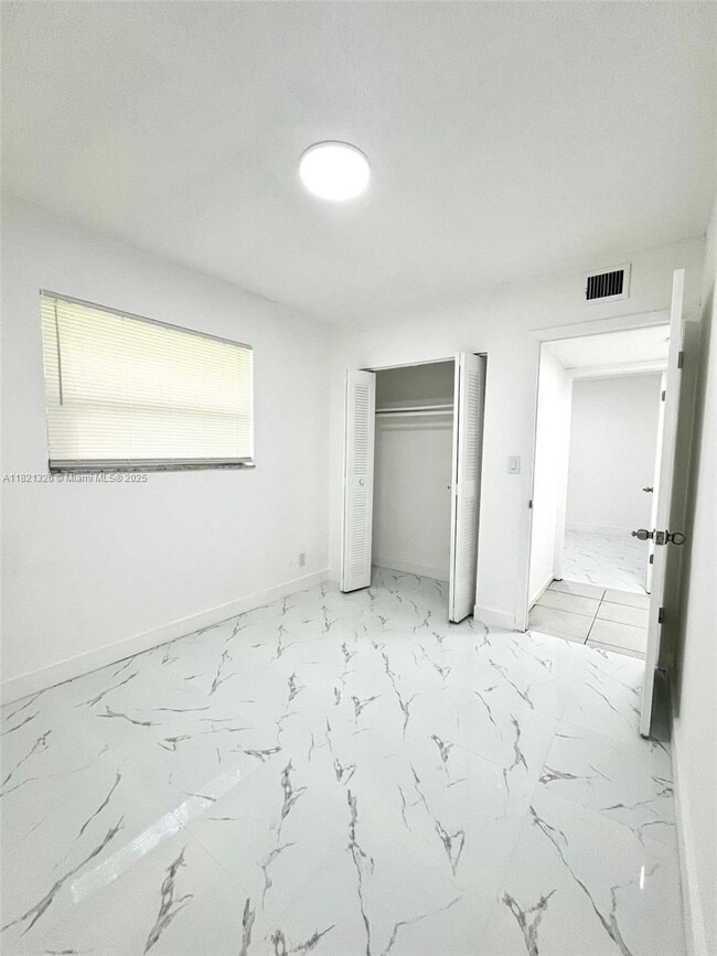 Building Photo - 830 SW 74th Ter