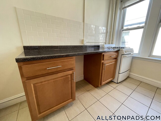 Building Photo - 5 Barrows St