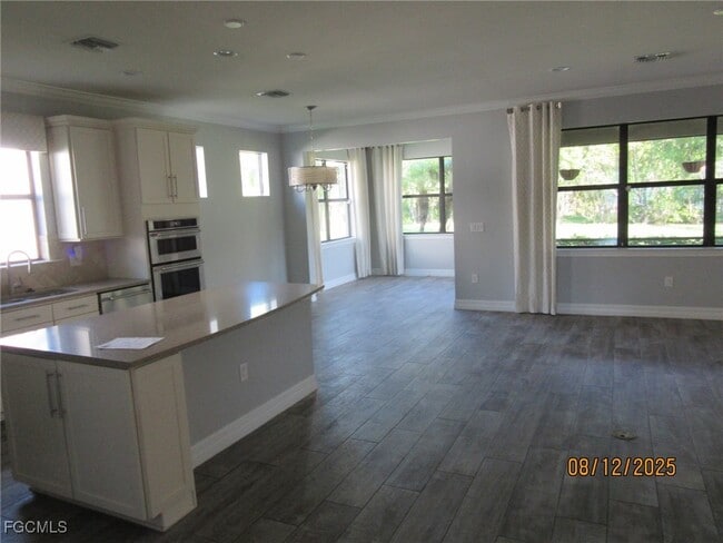 Foto del edificio - 14589 Laguna Dr