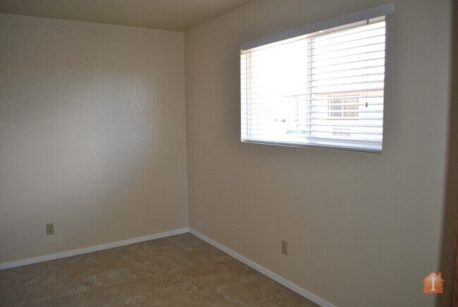 Foto del edificio - 1707 E 23rd St