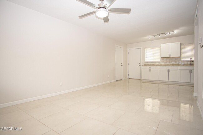 Foto del edificio - 4920 Alps Dr