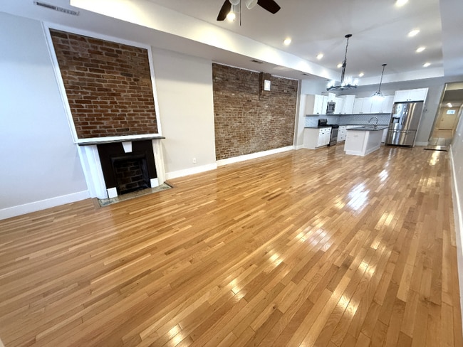 Foto del edificio - 1435 Mellwood Ave