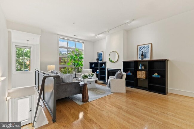 Foto del edificio - 526 13th St SE