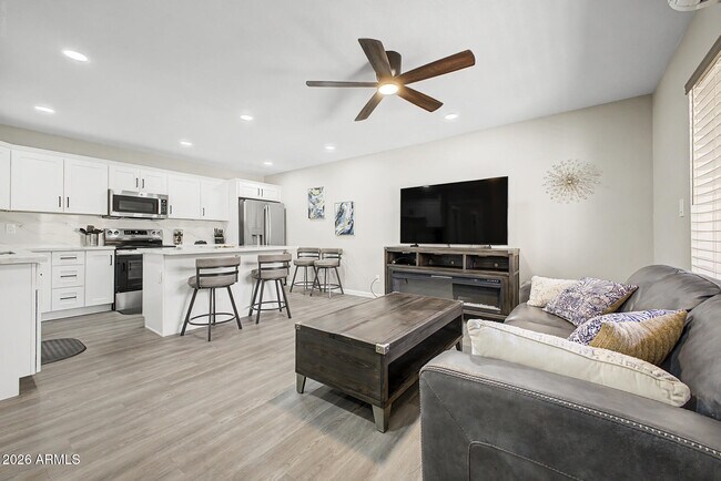Foto del edificio - 1440 N Idaho Rd