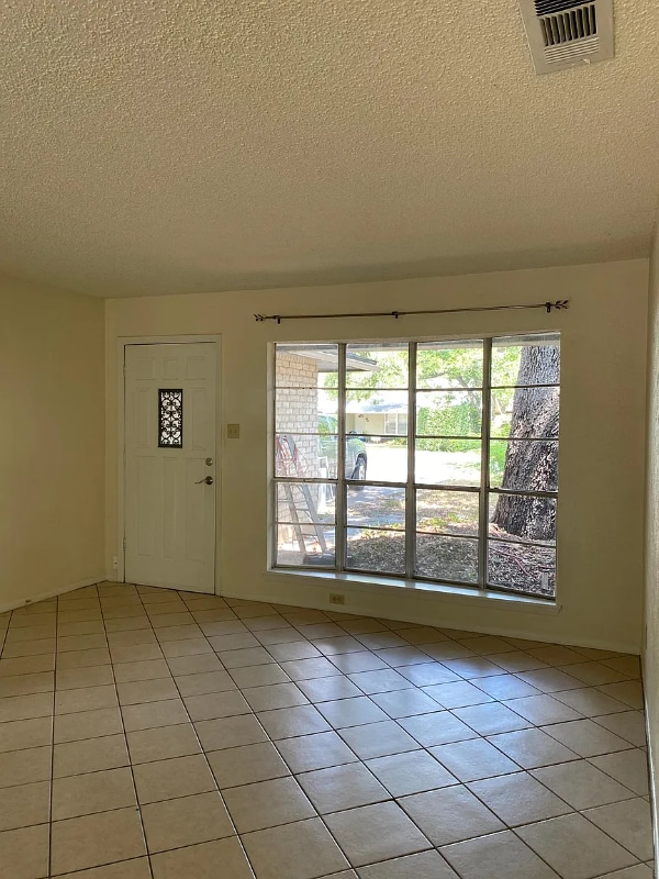 Building Photo - 12302 Double Tree Ln