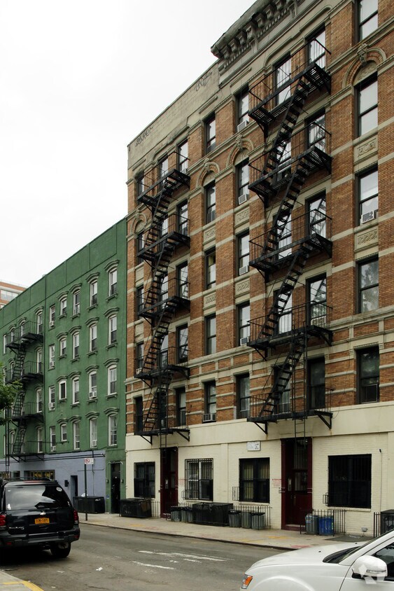 Building Photo - 188 Norfolk St