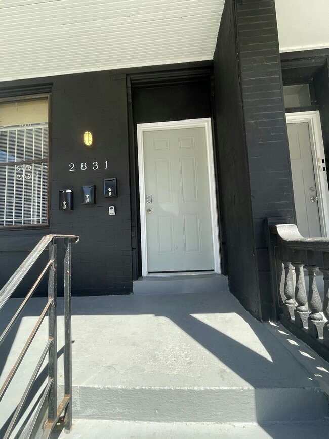 Photo - 2831 W Oxford St Apartment