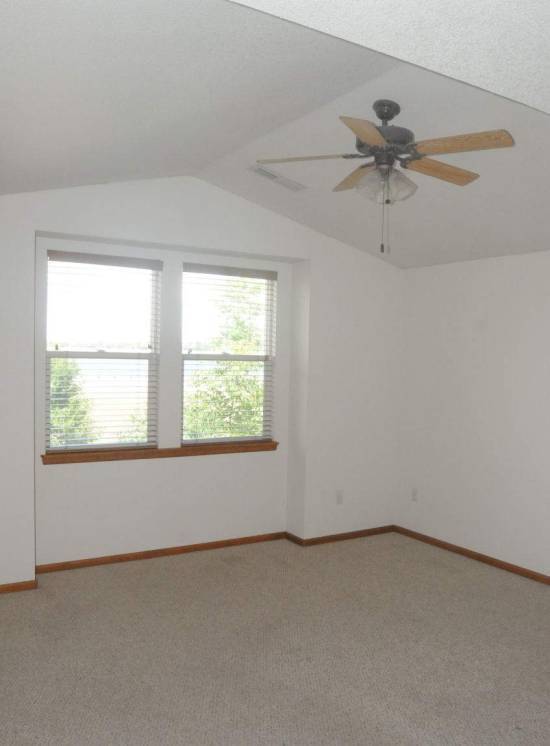 Foto del edificio - Beautiful 3 bedroom, 2.5 bath Townhome wit...