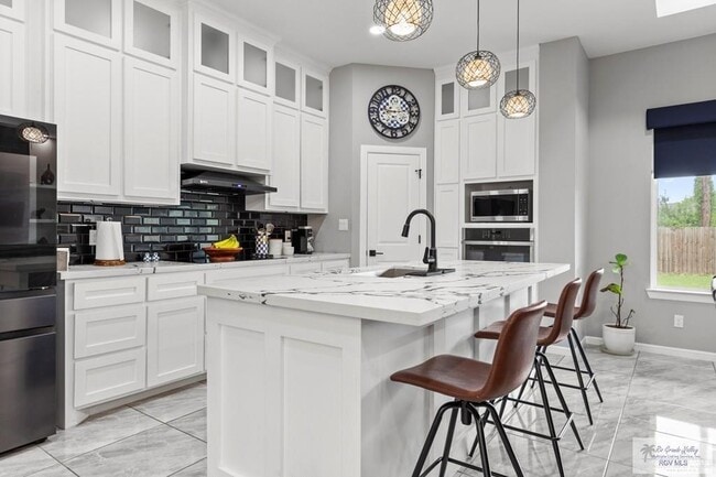 Foto del edificio - 26 N Queen Palm