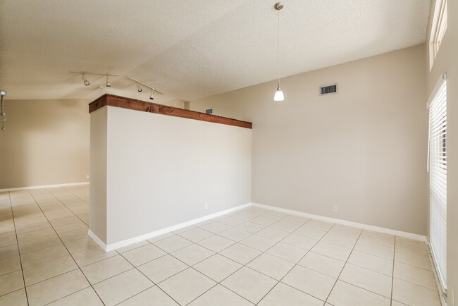 Building Photo - 11710 Countryview Ln
