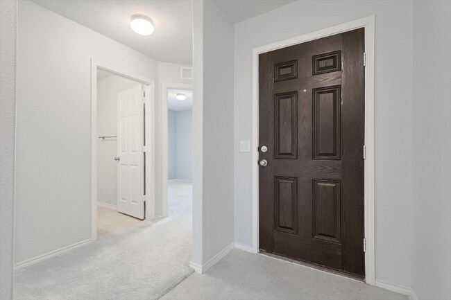 Building Photo - 1613 Waggoner Dr