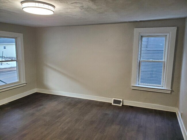 Building Photo - 548 Larimer Ave