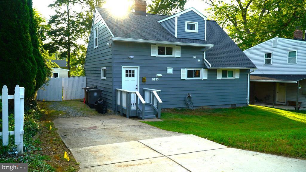 Foto principal - 5933 Lemay Rd
