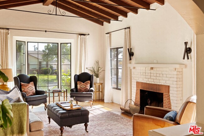 Foto del edificio - 1363 Spazier Ave