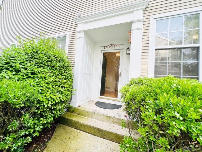 Foto del edificio - 1806 Dahlia Cir