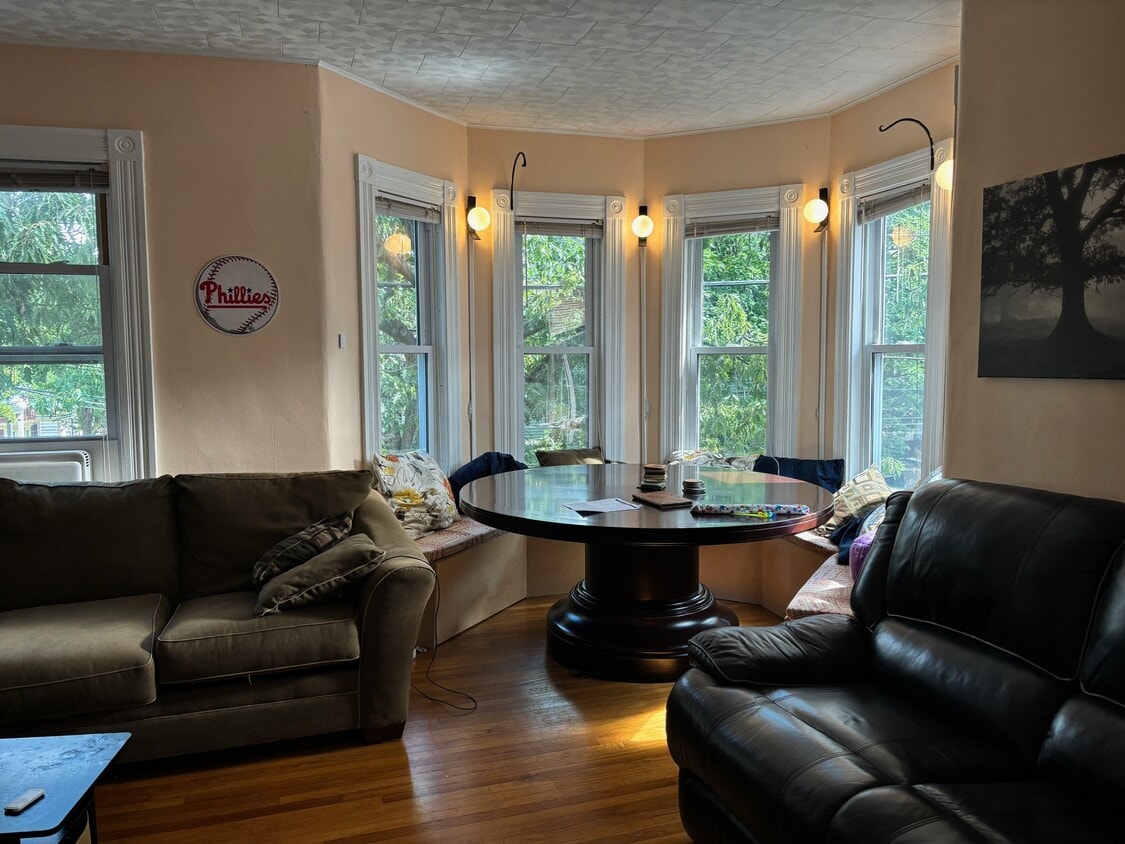 Primary Photo - 36 Foskett St