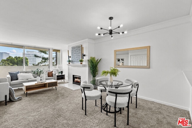 Building Photo - 11645 Montana Ave