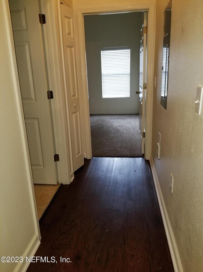 Building Photo - 6788 Manotak Oaks Dr