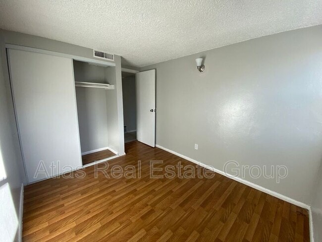 Building Photo - 4224 Loomis Ave
