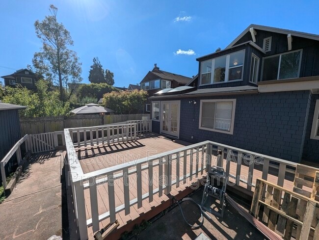 Foto del edificio - 1529 Josephine St