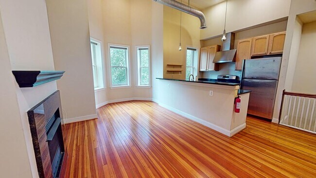 Foto del edificio - Unique Vaulted Ceilings One Bedroom One & ...