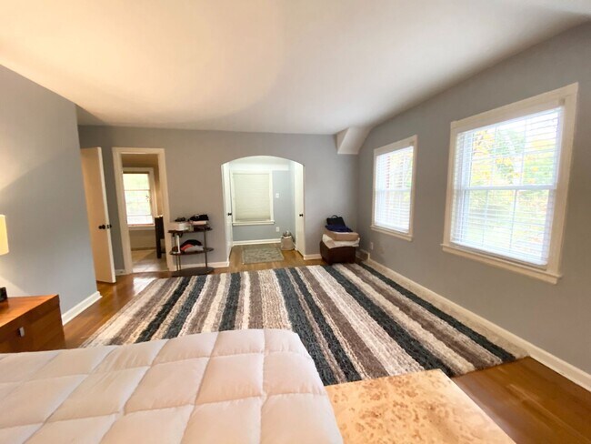 Building Photo - Completely renovated 3100 square feet single family house for rent in the heart of Shaker Heights