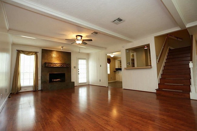 Building Photo - 2118 Shadowbriar Dr