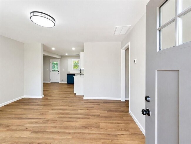 Foto del edificio - 1639 Bridgeport Dr NW