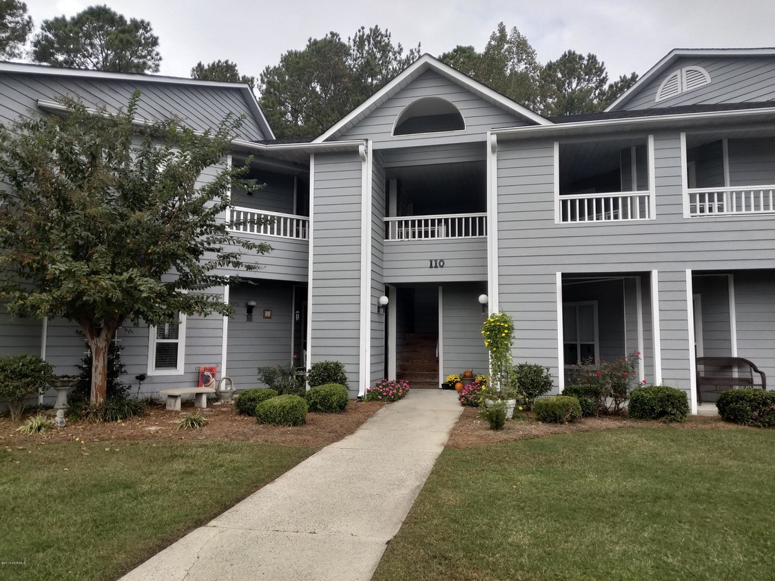 Primary Photo - 110 Breezewood Dr