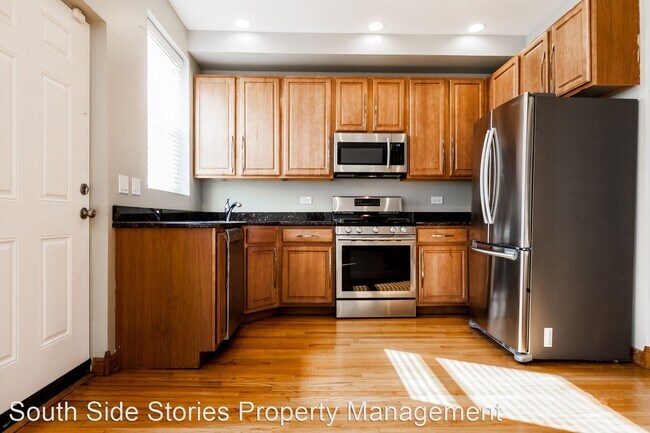 Building Photo - 725-727 E 50th St