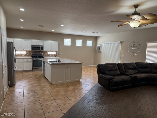 Foto del edificio - 5438 Winterdale St