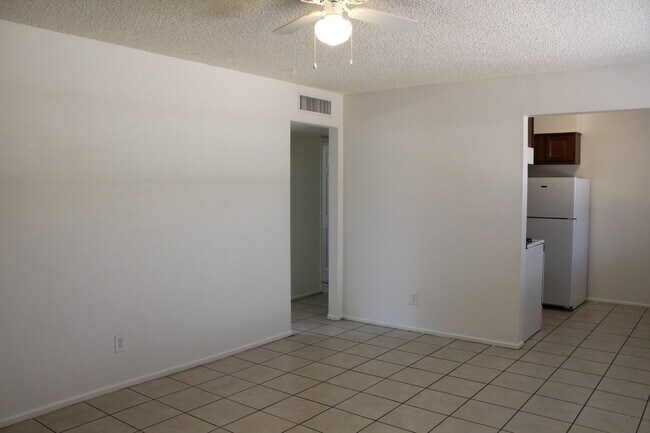 Building Photo - 4207 N 9th St