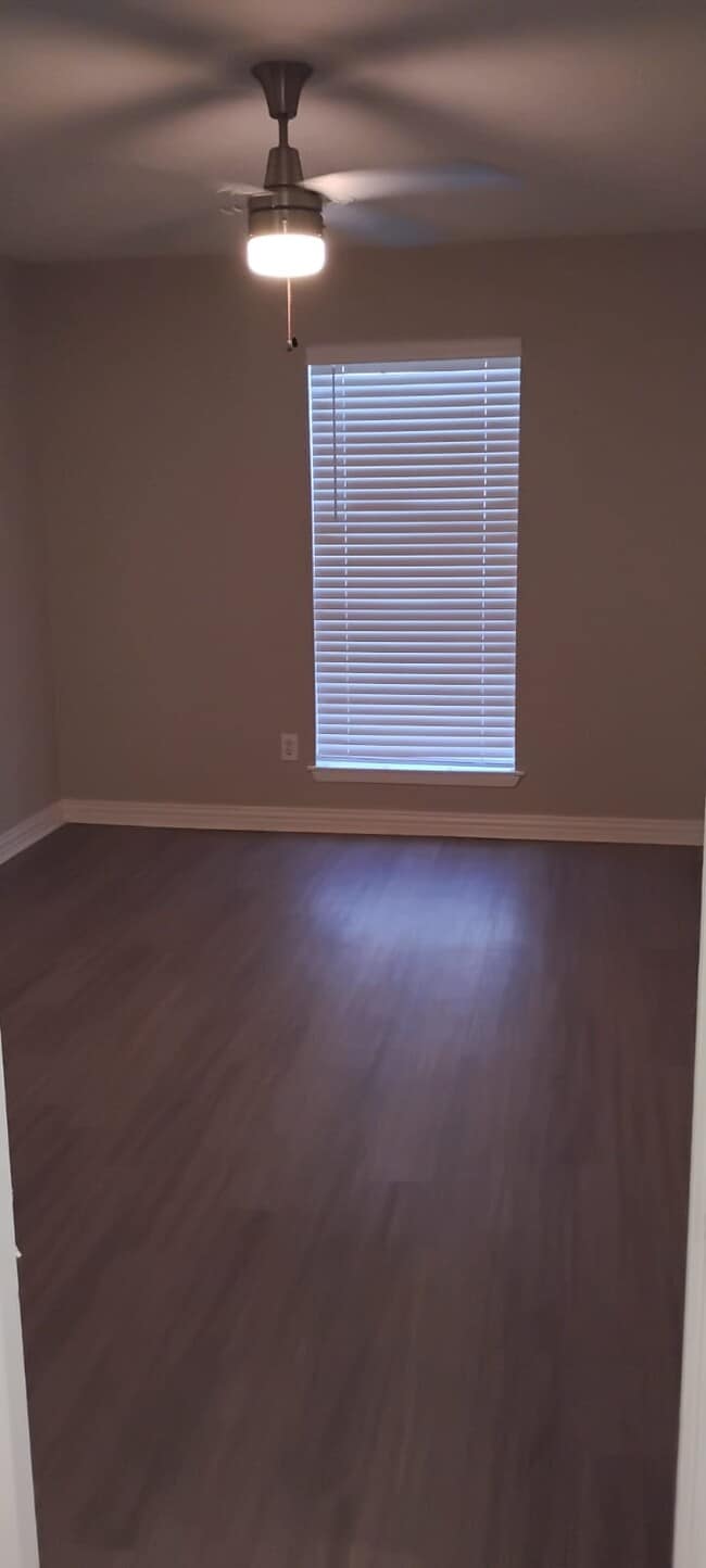 Building Photo - 8601 Broadway