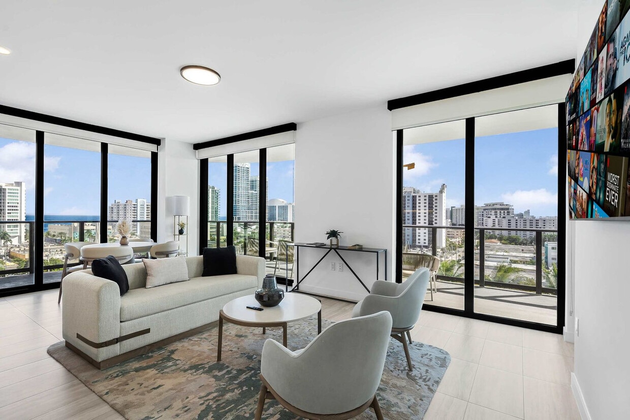 Foto principal - 7144 Byron Ave