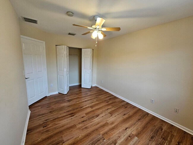Foto del edificio - Spacious 3/2.5 Townhome