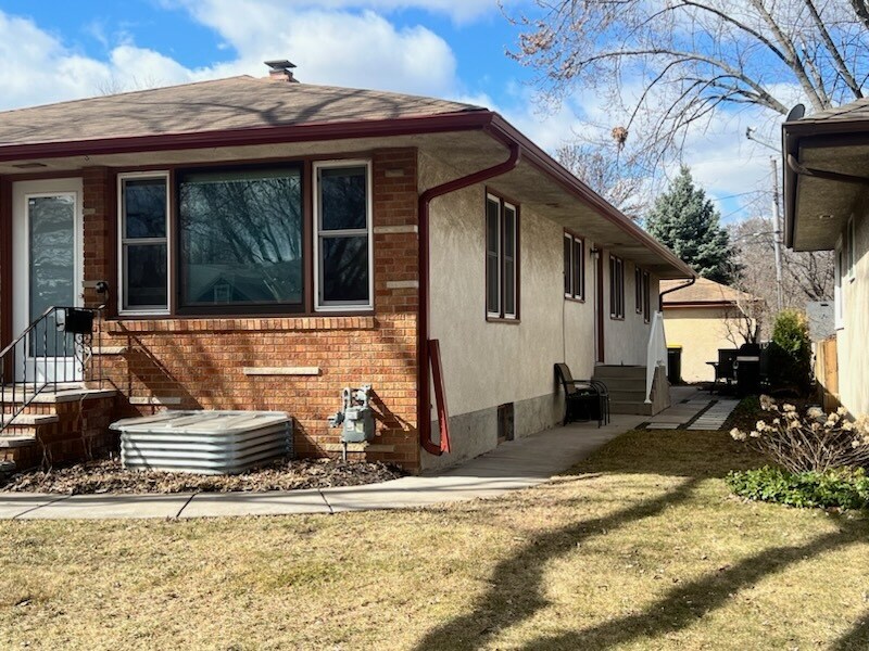 Foto principal - Completely remodeled 3 bedroom duplex in c...