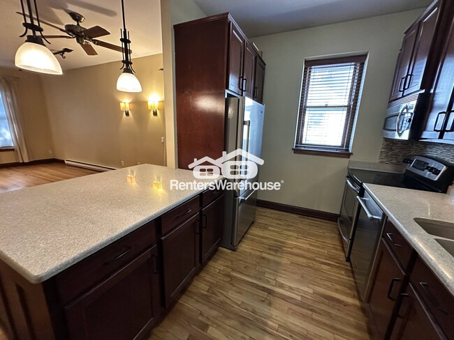 Foto del edificio - 2417 Emerson Ave S