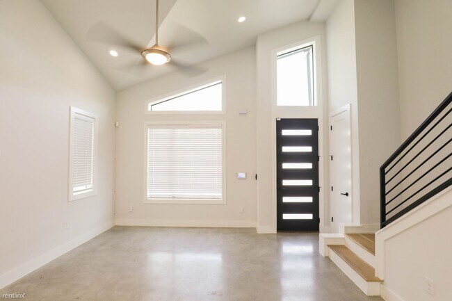 Foto del edificio - 3 br, 2.5 bath House - 1309 Cometa St 1 1
