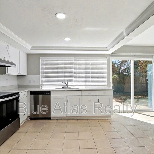 Foto del edificio - 2614 Crestmoor Ct